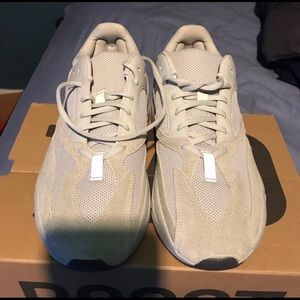 Adidas Yeezy 700 salt